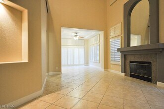 9129 Eagle Ridge Dr in Las Vegas, NV - Building Photo - Building Photo
