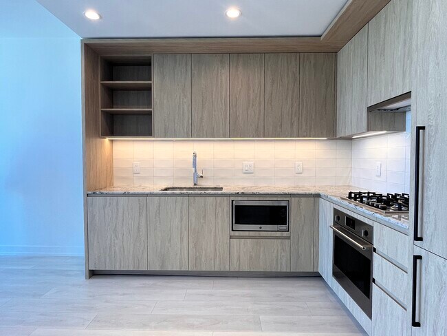 330 W Grand Ave, Unit Jr 2 bed in Chicago, IL - Foto de edificio - Building Photo