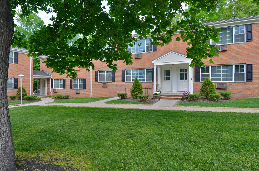 Brentwood Gardens in Wharton, NJ - Building Photo