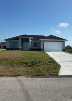 2914 24th St SW in Lehigh Acres, FL - Building Photo
