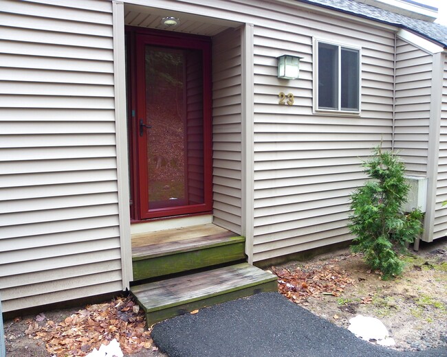 23 Library Ln in Simsbury, CT - Building Photo - Building Photo