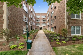 7639 N Eastlake Ter, Unit G in Chicago, IL - Foto de edificio - Building Photo