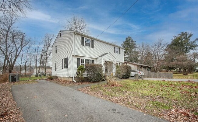 70-72 Sunnyslope Ave in Agawam, MA - Building Photo - Building Photo
