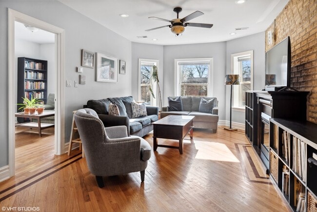 6301 N Richmond St in Chicago, IL - Building Photo - Building Photo