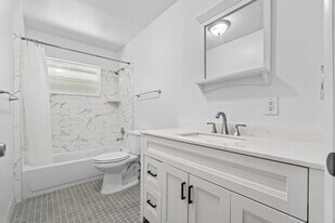 751 Hummingbird Way in North Palm Beach, FL - Building Photo