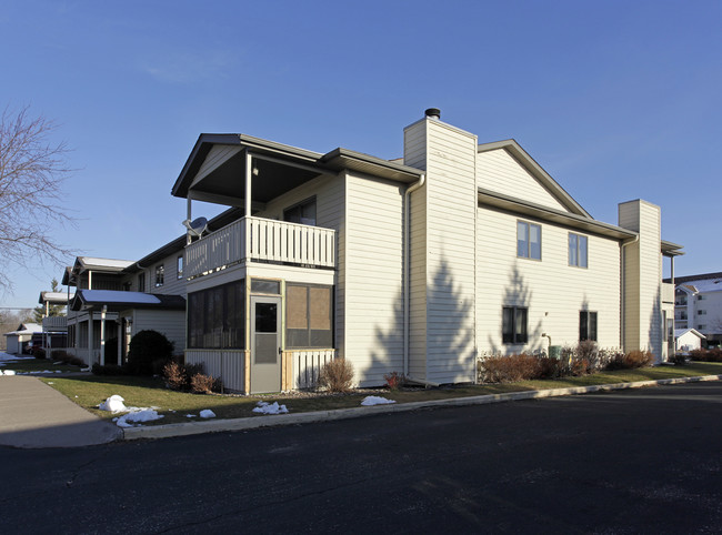 3000 Riverwood Dr in Hastings, MN - Building Photo - Building Photo