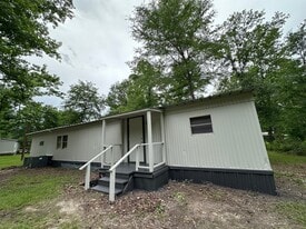 85 Young Rd in Huntsville, TX - Building Photo