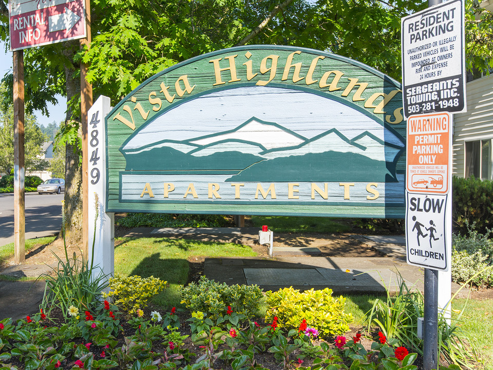 Vista Highlands in Gresham, OR - Foto de edificio