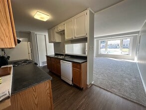 1746 Richmond Rd NE in Cedar Rapids, IA - Building Photo - Building Photo