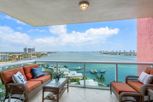 property at 2650 Lake Shore Dr