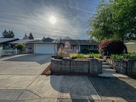 4934 Nina Ave SE in Salem, OR - Building Photo