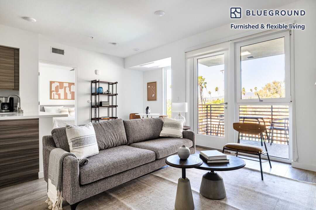 12035 Wilshire Blvd in Los Angeles, CA - Building Photo
