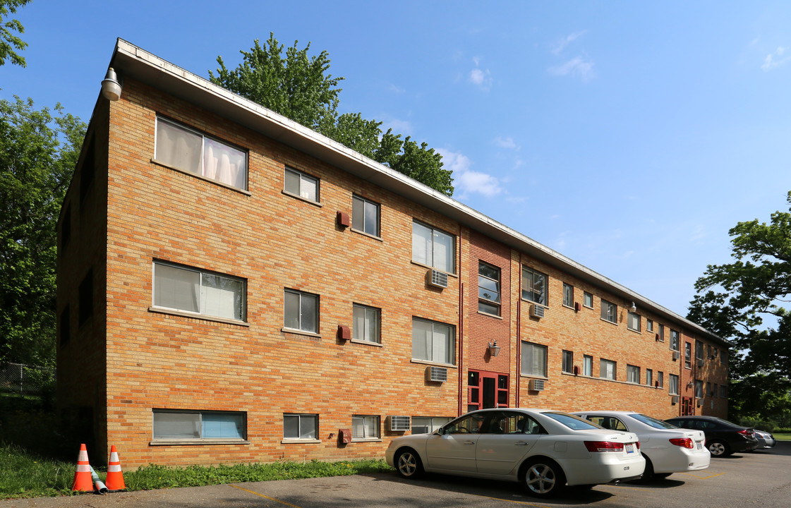 Oxford Apartments in Cincinnati, OH - Building Photo