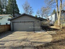 7315 SW 53rd Ave in Portland, OR - Building Photo