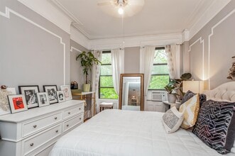 38 W Hamilton Pl in Jersey City, NJ - Building Photo - Building Photo