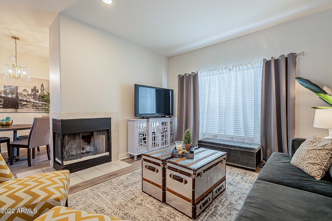 600 Grove Pky photo'