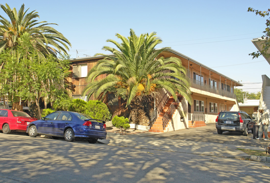 1126 N Formosa Ave in West Hollywood, CA - Building Photo