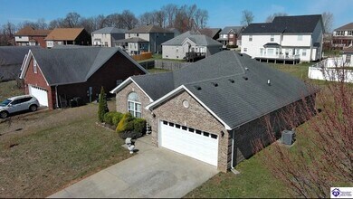 425 Cabernet Dr in Vine Grove, KY - Building Photo - Building Photo