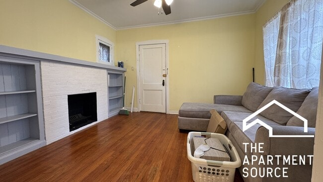 property at 5821 N Glenwood Ave