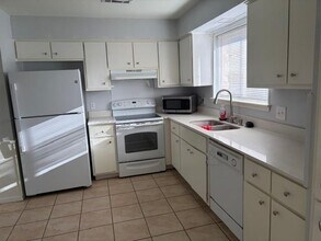 12401 Willow Wild Dr in Austin, TX - Building Photo - Building Photo