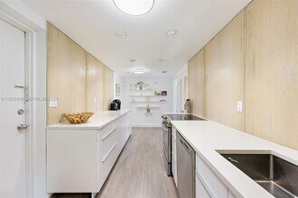 1151 N Fort Lauderdale Beach Blvd in Fort Lauderdale, FL - Building Photo - Building Photo