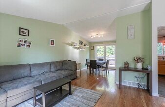 5744 Dalton Dr in Farmington, NY - Building Photo - Building Photo