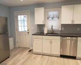 13 New Hampshire St in Newton, NJ - Building Photo - Building Photo