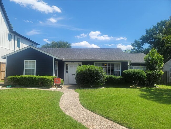 property at 4605 Pine St