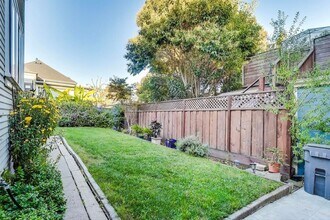 22 Yosemite Ave in Oakland, CA - Building Photo - Building Photo