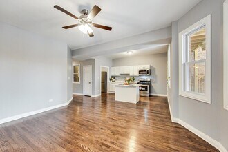 4621 N Broadway in Chicago, IL - Building Photo - Building Photo