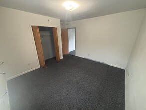 2221 Brewerton Rd, Unit Apartment #3 in Mattydale, NY - Building Photo - Building Photo