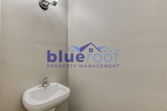 17033 SW Red Leaf Pl in Sherwood, OR - Building Photo - Building Photo