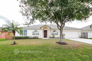1130 St Tropez Ct in Kissimmee, FL - Building Photo