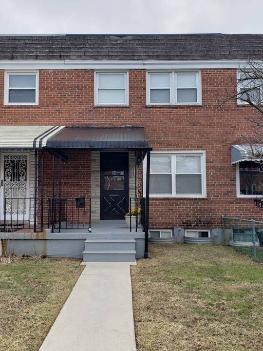 4715 Homesdale Ave in Baltimore, MD - Building Photo