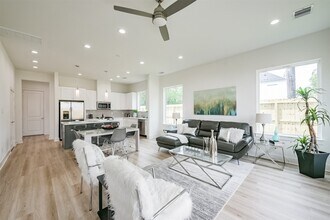 5630 Balbo St, Unit 6 in Houston, TX - Building Photo - Building Photo