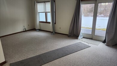 161 Riviera Dr in Agawam, MA - Building Photo - Building Photo