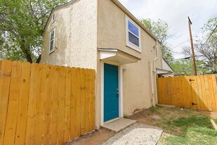 2426 24th St in Lubbock, TX - Building Photo
