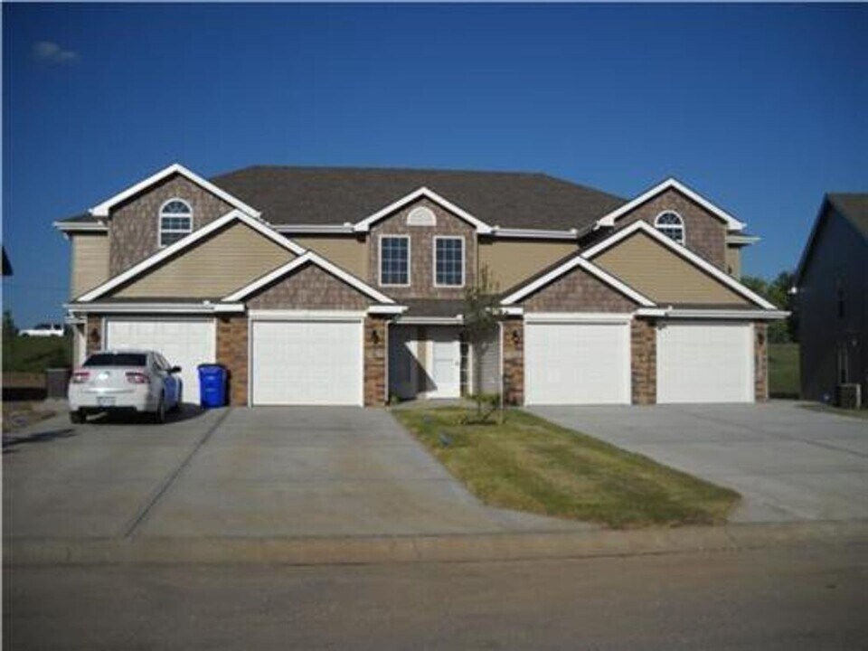 13679 Chinkapin Cir in Platte City, MO - Building Photo