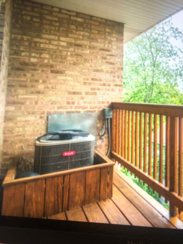 6044 N Melvina Ave in Chicago, IL - Building Photo - Building Photo