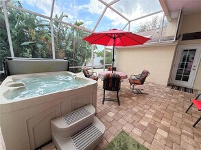 8317 9th Ave Terrace NW in Bradenton, FL - Foto de edificio - Building Photo