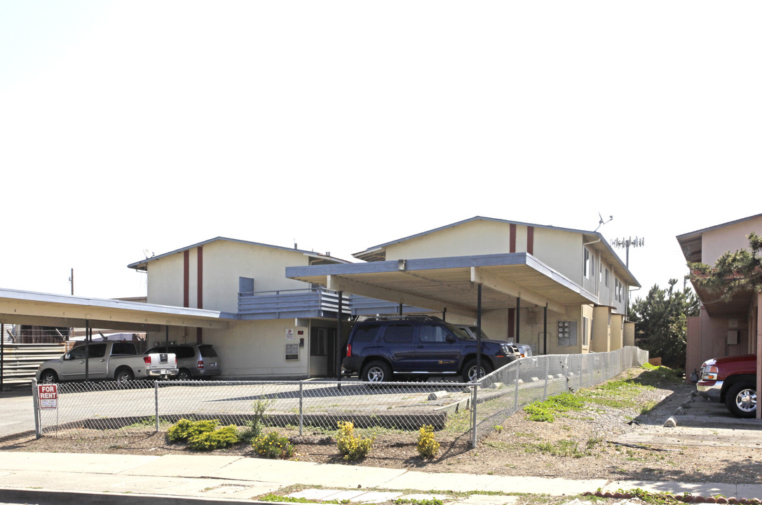 1154 Parkside St in Salinas, CA - Foto de edificio