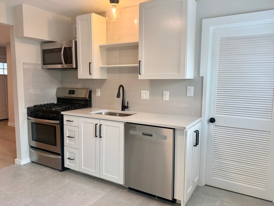 201 S Mitchell St in San Marcos, TX - Building Photo