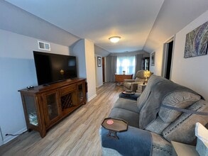 5008 Knoxville Ave in Peoria, IL - Building Photo - Building Photo