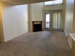 7301-734A 4a St SW in Calgary, AB - Building Photo - Building Photo