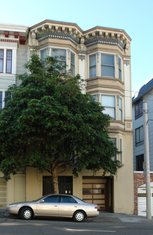 2271 Fulton St in San Francisco, CA - Building Photo - Building Photo