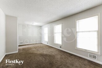 8921 E 90 Terrace in Kansas City, MO - Building Photo - Building Photo