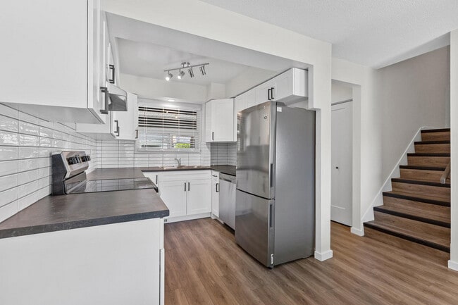Highland Villas in Kamloops, BC - Building Photo - Building Photo