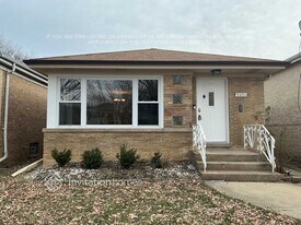 5451 N Nagle Ave in Chicago, IL - Building Photo