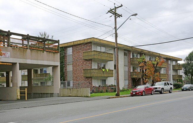 Villa Torni Apartments in Maple Ridge, BC - Building Photo - Building Photo