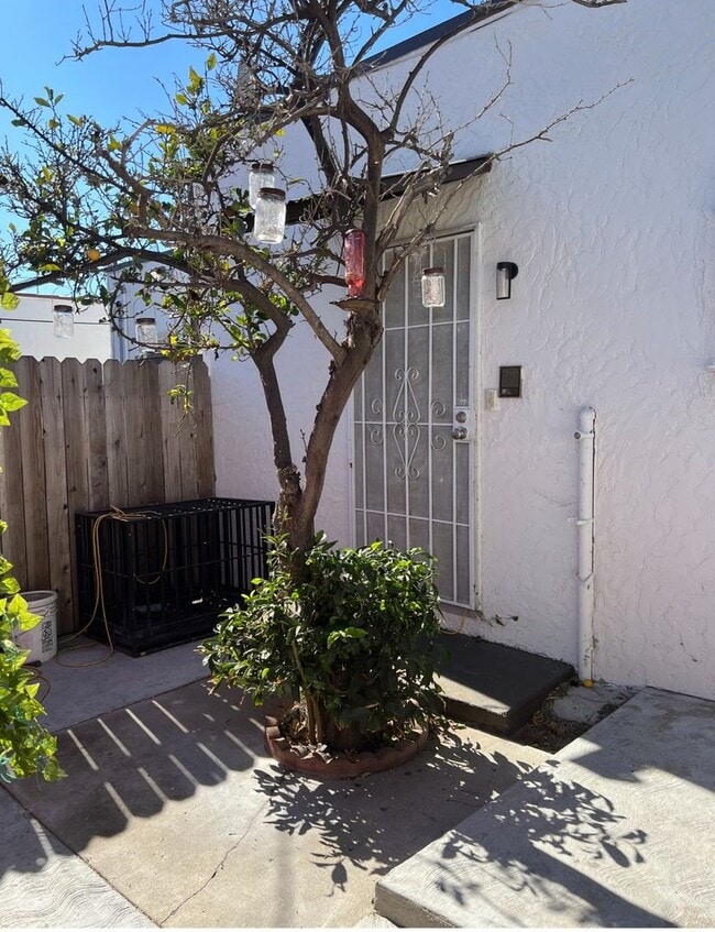 446 N Alta Vista Blvd in Los Angeles, CA - Building Photo - Building Photo